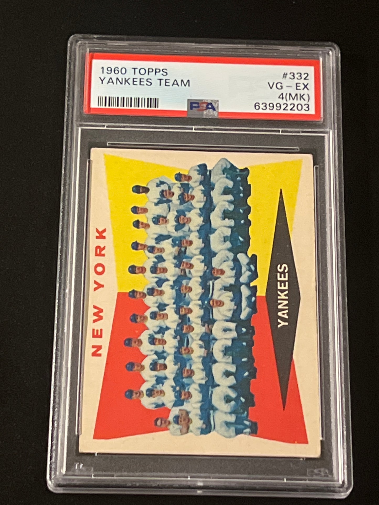 1960 Topps YANKEES TEAM - PSA 4(MK) #332