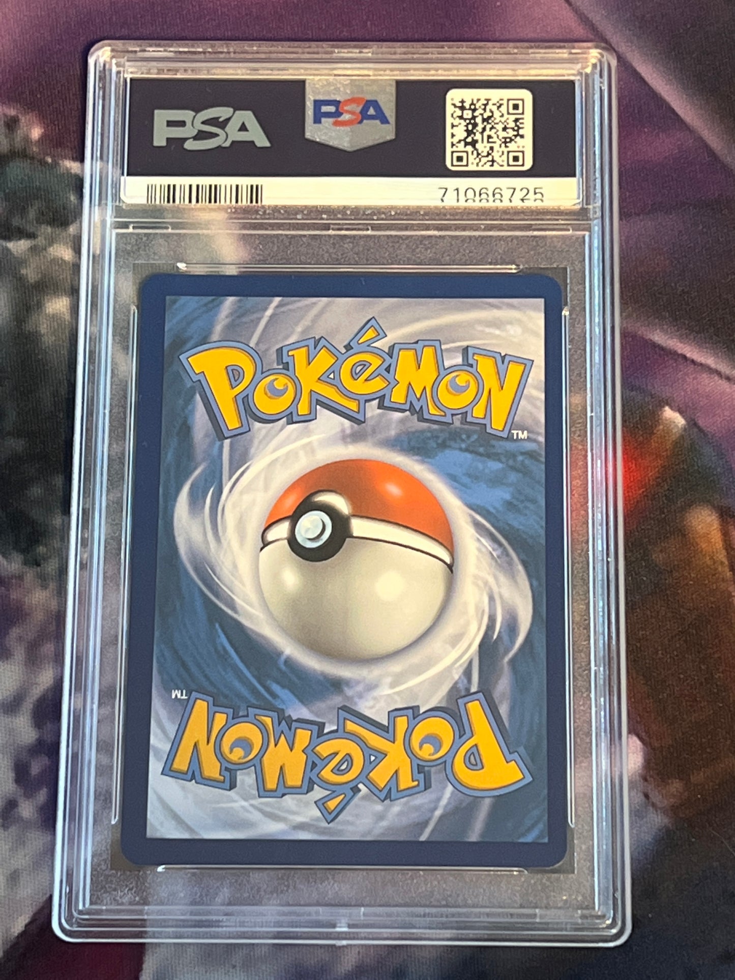 2022 Pokemon Lugia Vstar - Rainbow Rare - Graded PSA 8 - #202